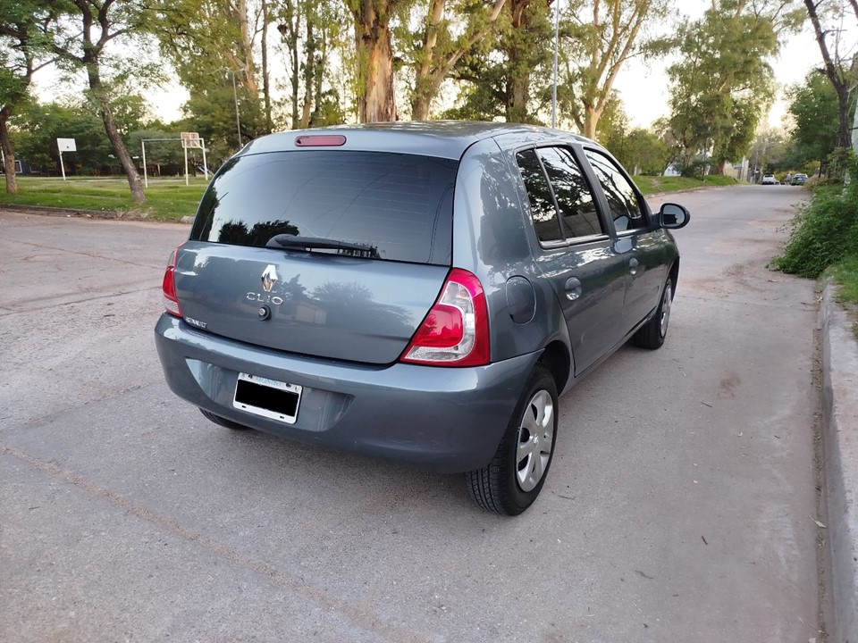 Mira esta publicación de Renault Clio 2013 en Motordil