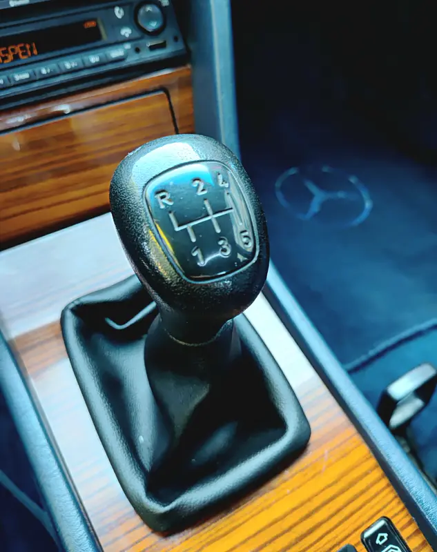 Mira esta publicación de Mercedes Benz Clase E 1993 en Motordil