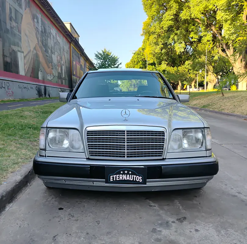 Mira esta publicación de Mercedes Benz Clase E 1993 en Motordil