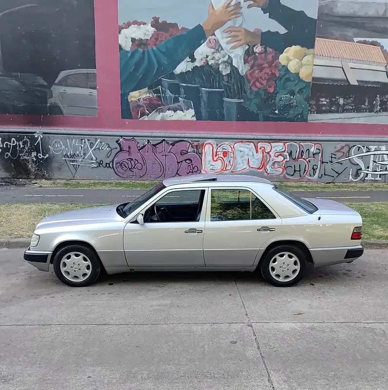Mira esta publicación de Mercedes Benz Clase E 1993 en Motordil