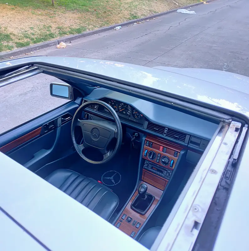 Mira esta publicación de Mercedes Benz Clase E 1993 en Motordil