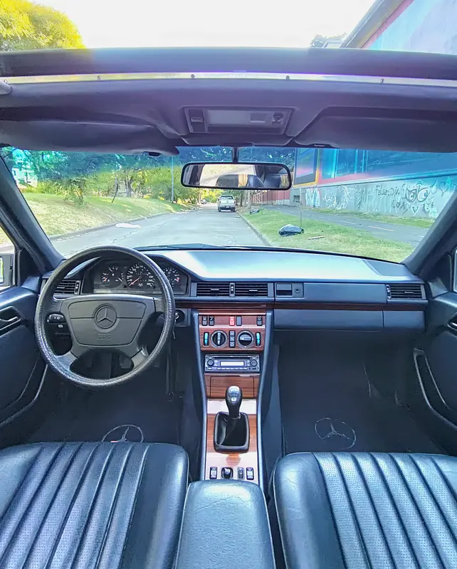 Mira esta publicación de Mercedes Benz Clase E 1993 en Motordil