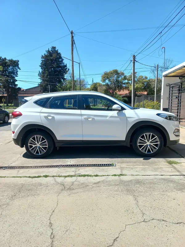 Mira esta publicación de Hyundai Tucson 2017 en Motordil