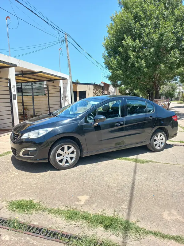 Mira esta publicación de Peugeot 408 2018 en Motordil