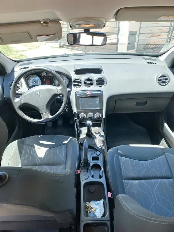 Mira esta publicación de Peugeot 408 2018 en Motordil