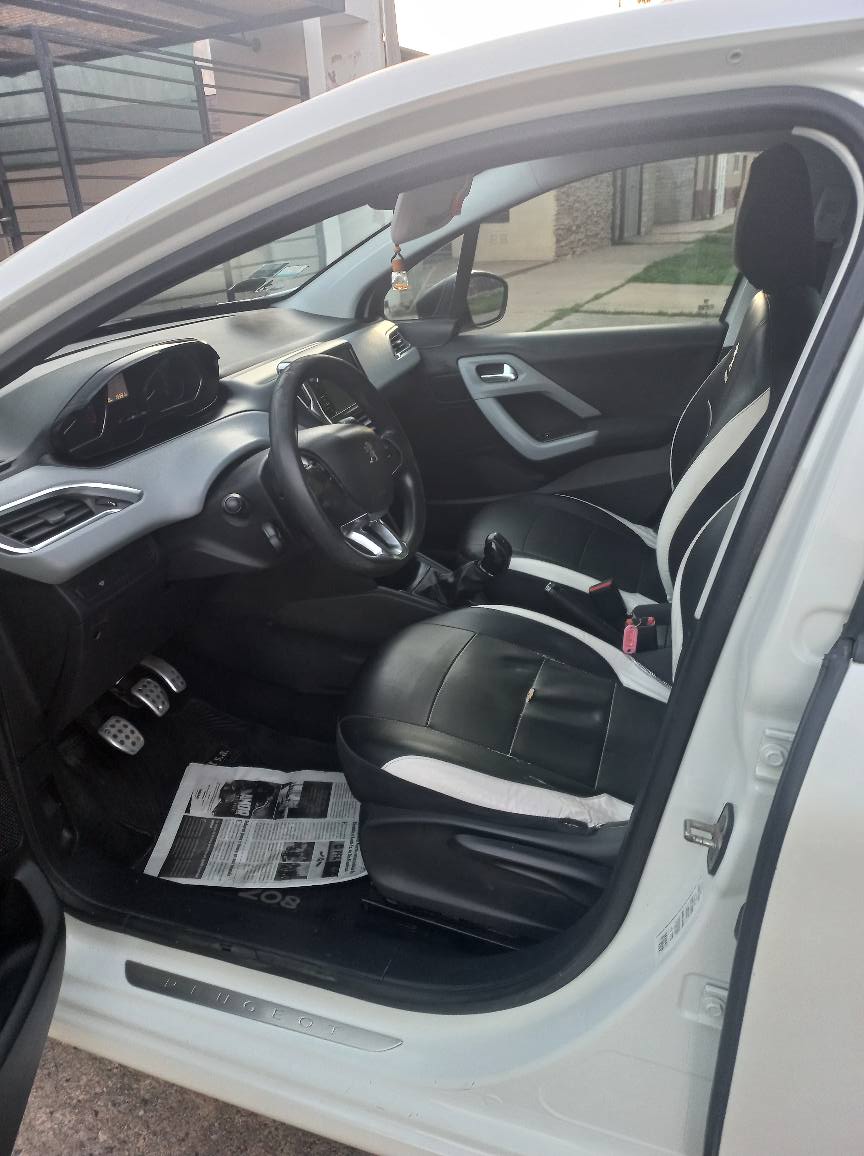 Mira esta publicación de Peugeot 208 2016 en Motordil