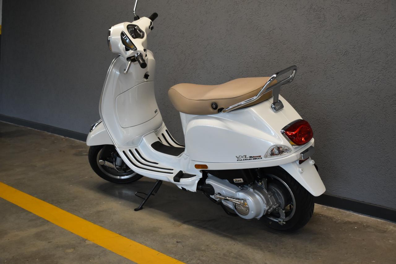 Mira esta publicación de Vespa 150 VXL 2025 en Motordil