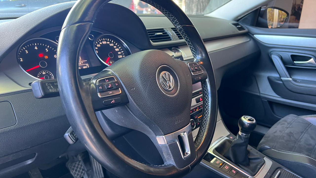 Mira esta publicación de Volkswagen Passat 2011 en Motordil