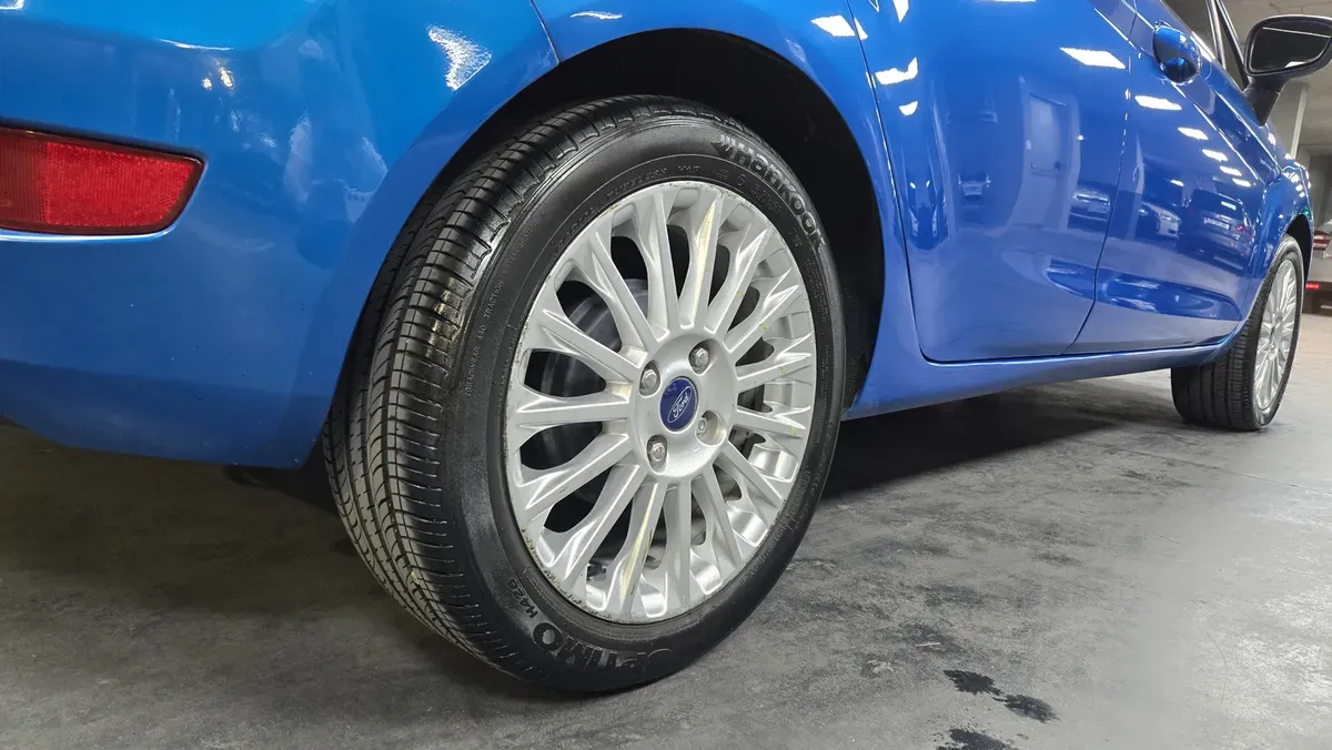 Mira esta publicación de Ford Fiesta 2014 en Motordil