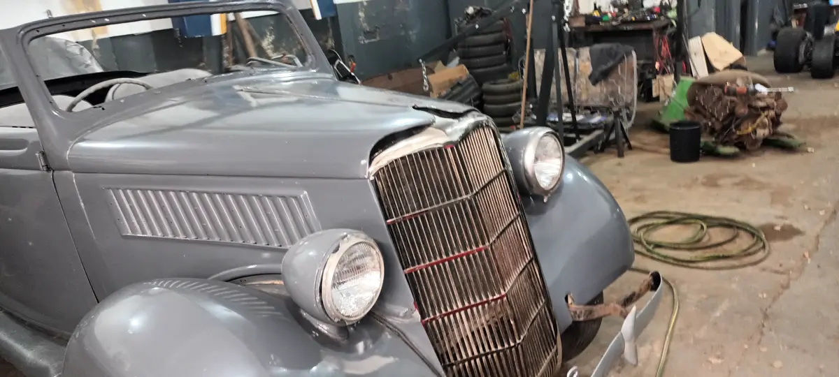 Mira esta publicación de Ford V8 1935 en Motordil