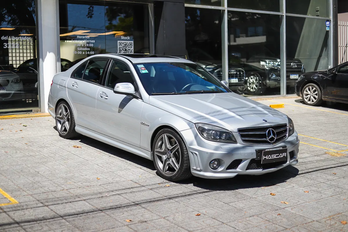 Mira esta publicación de Mercedes Benz Clase C 2008 en Motordil