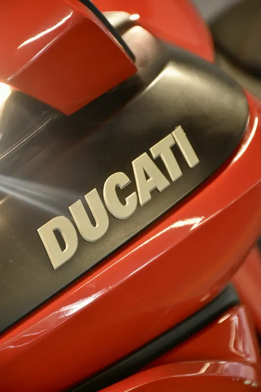 Mira esta publicación de Ducati 950 2017 en Motordil