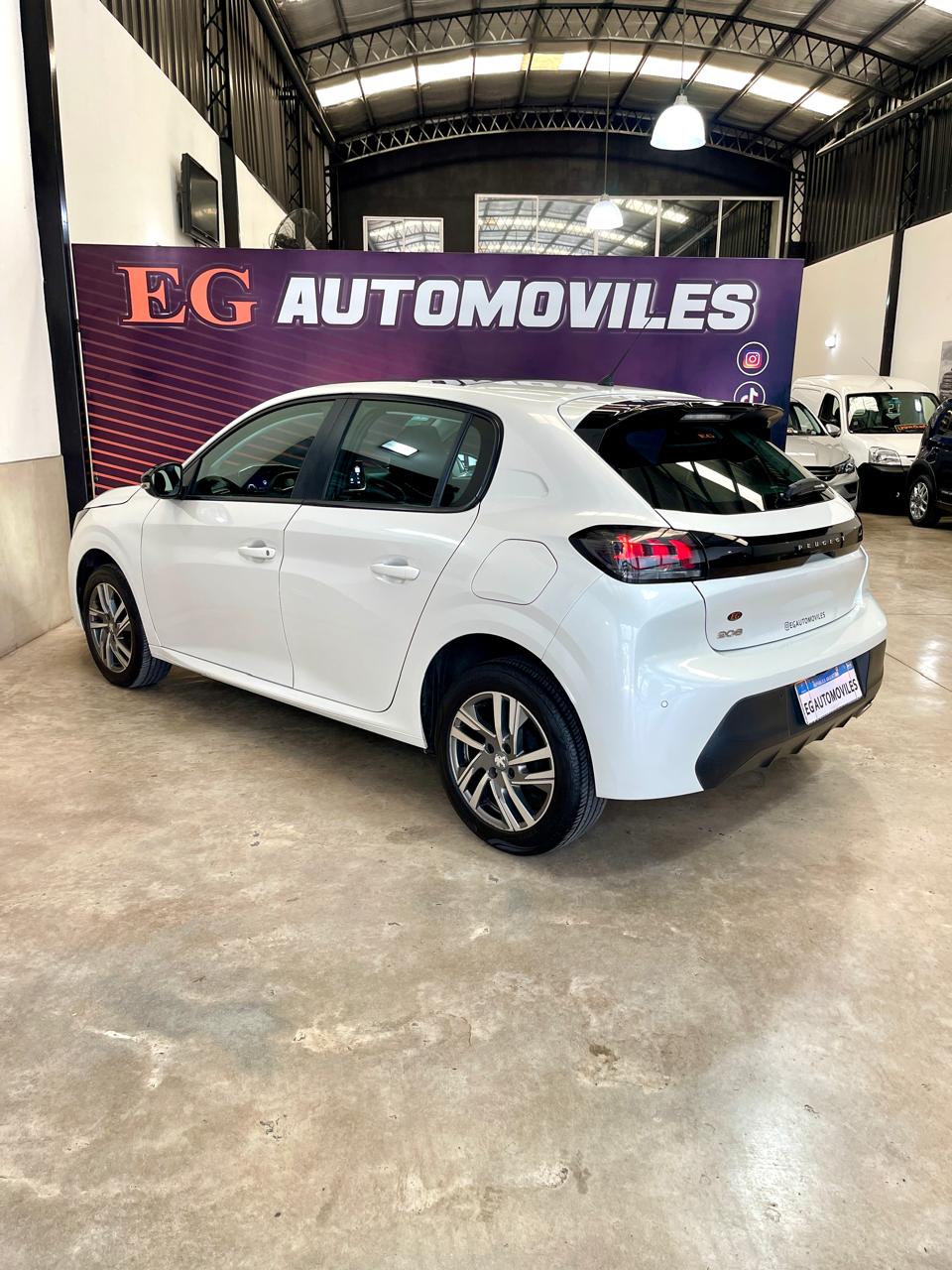 Mira esta publicación de Peugeot 208 2023 en Motordil