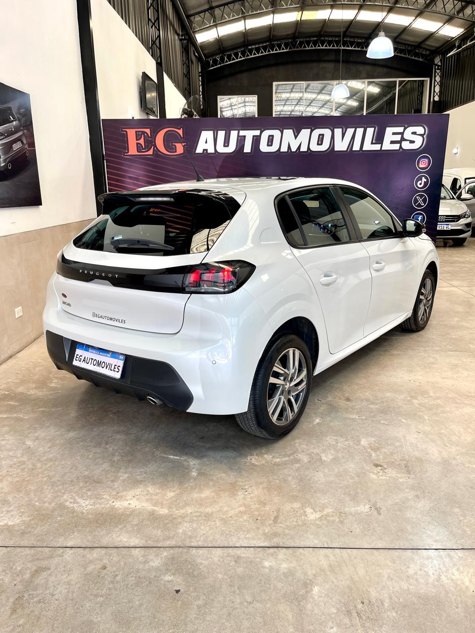 Mira esta publicación de Peugeot 208 2023 en Motordil