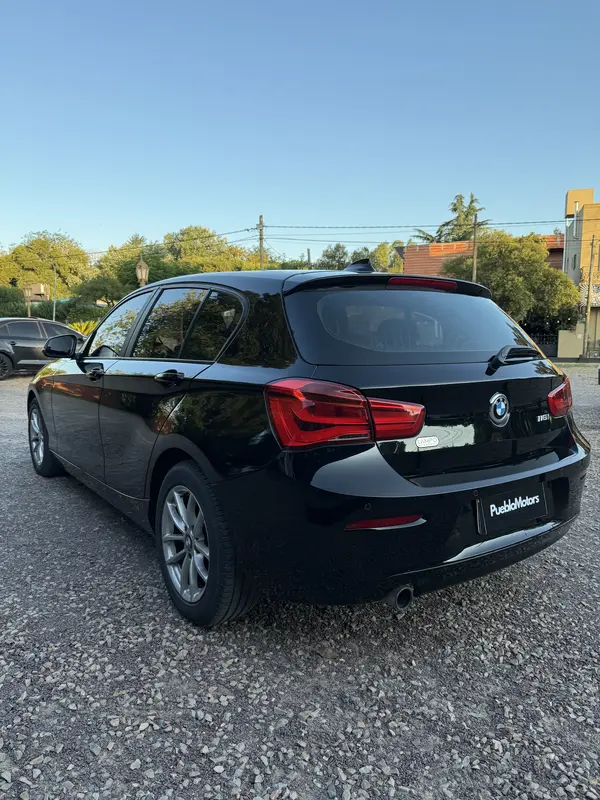 Mira esta publicación de BMW Serie 1 2018 en Motordil