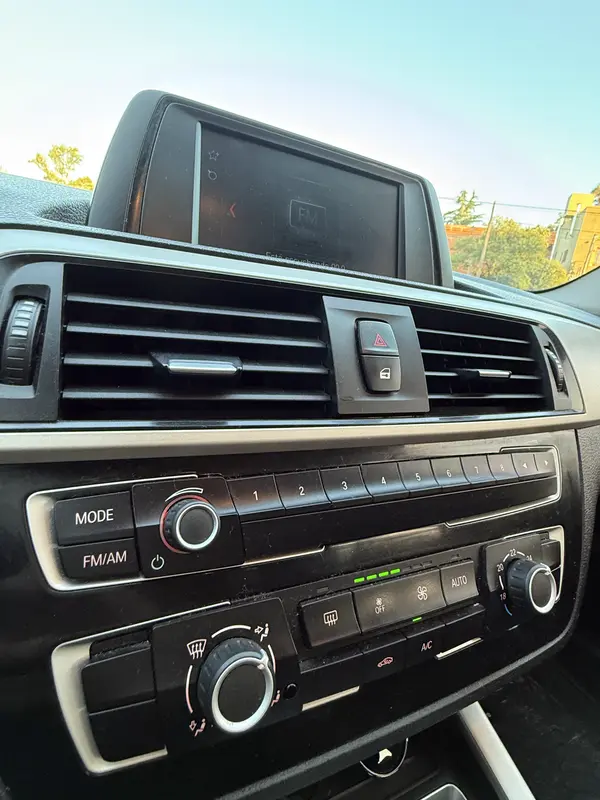 Mira esta publicación de BMW Serie 1 2018 en Motordil