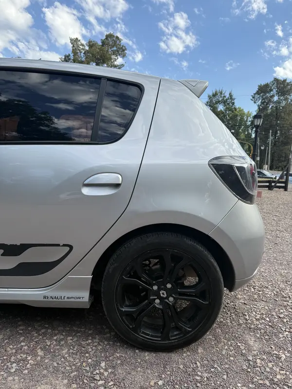 Mira esta publicación de Renault Sandero II 2016 en Motordil