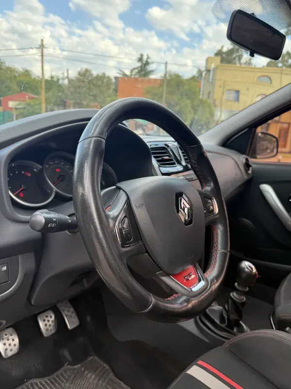 Mira esta publicación de Renault Sandero II 2016 en Motordil