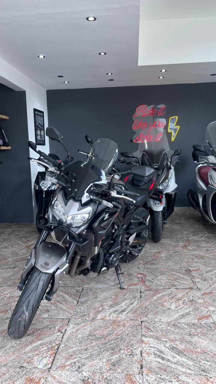 Mira esta publicación de Kawasaki z 900 2023 en Motordil