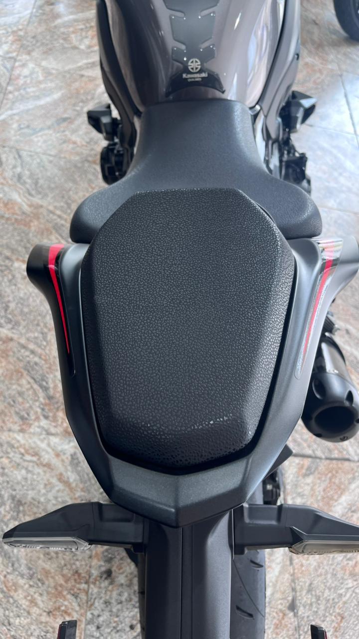 Mira esta publicación de Kawasaki z 900 2023 en Motordil