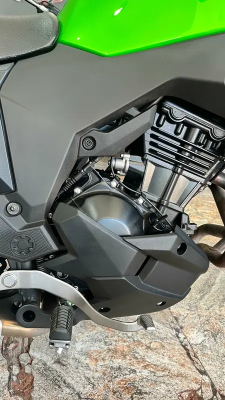 Mira esta publicación de Kawasaki KLE 300 Versys Adventure 2024 en Motordil