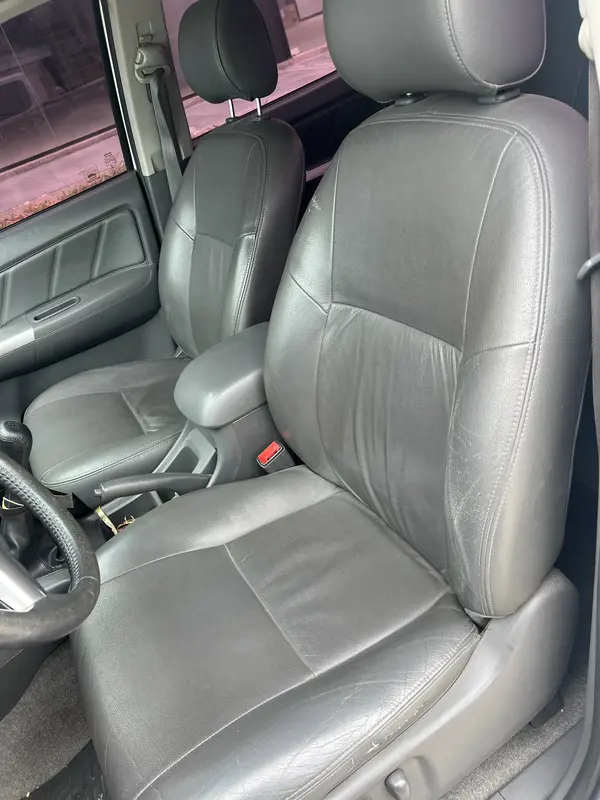 Mira esta publicación de Toyota Hilux 2013 en Motordil