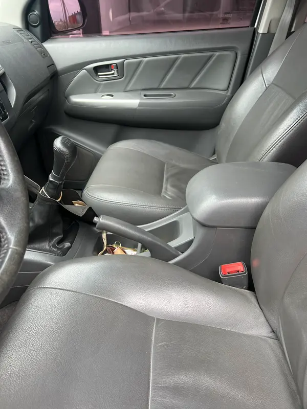 Mira esta publicación de Toyota Hilux 2013 en Motordil