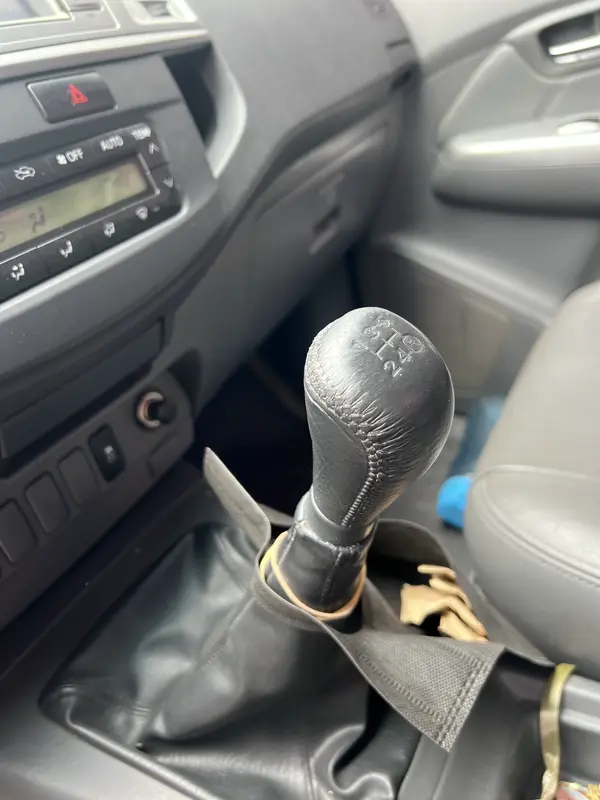 Mira esta publicación de Toyota Hilux 2013 en Motordil