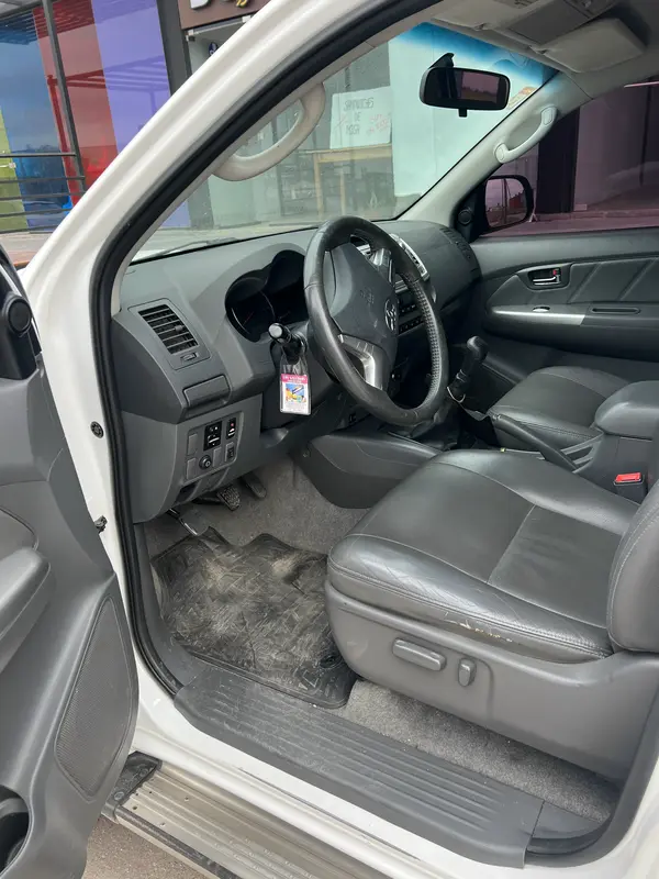 Mira esta publicación de Toyota Hilux 2013 en Motordil