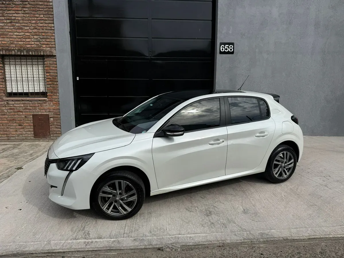 Mira esta publicación de Peugeot 208 2023 en Motordil