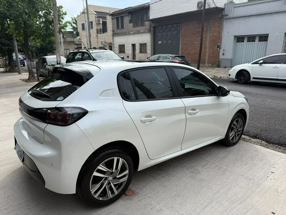 Mira esta publicación de Peugeot 208 2023 en Motordil