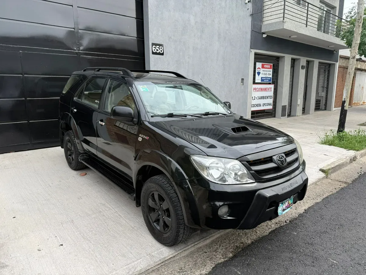 Mira esta publicación de Toyota SW4 2006 en Motordil