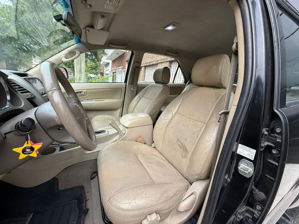 Mira esta publicación de Toyota SW4 2006 en Motordil