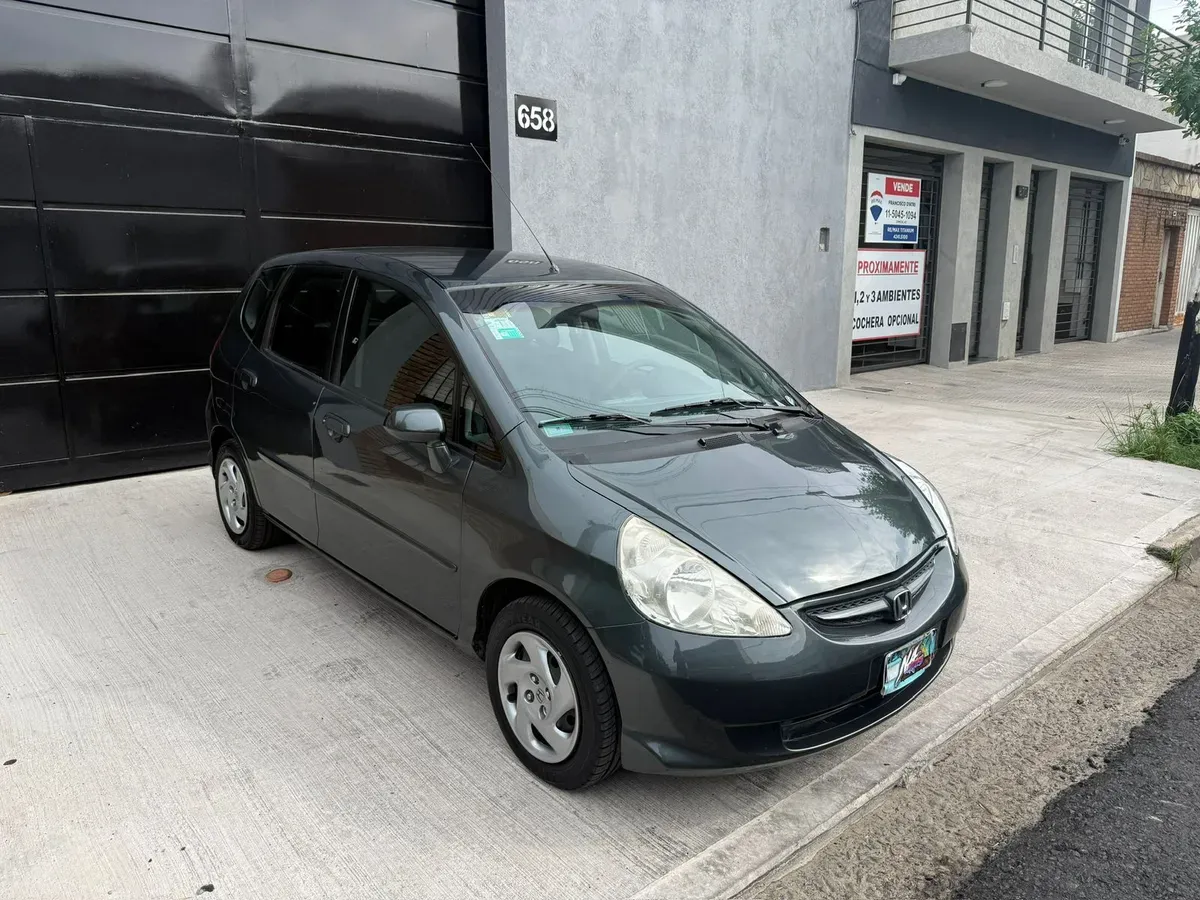 Mira esta publicación de Honda FIT 2008 en Motordil