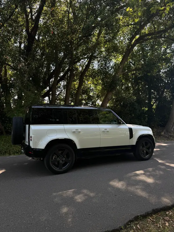 Mira esta publicación de Land Rover Defender 2024 en Motordil