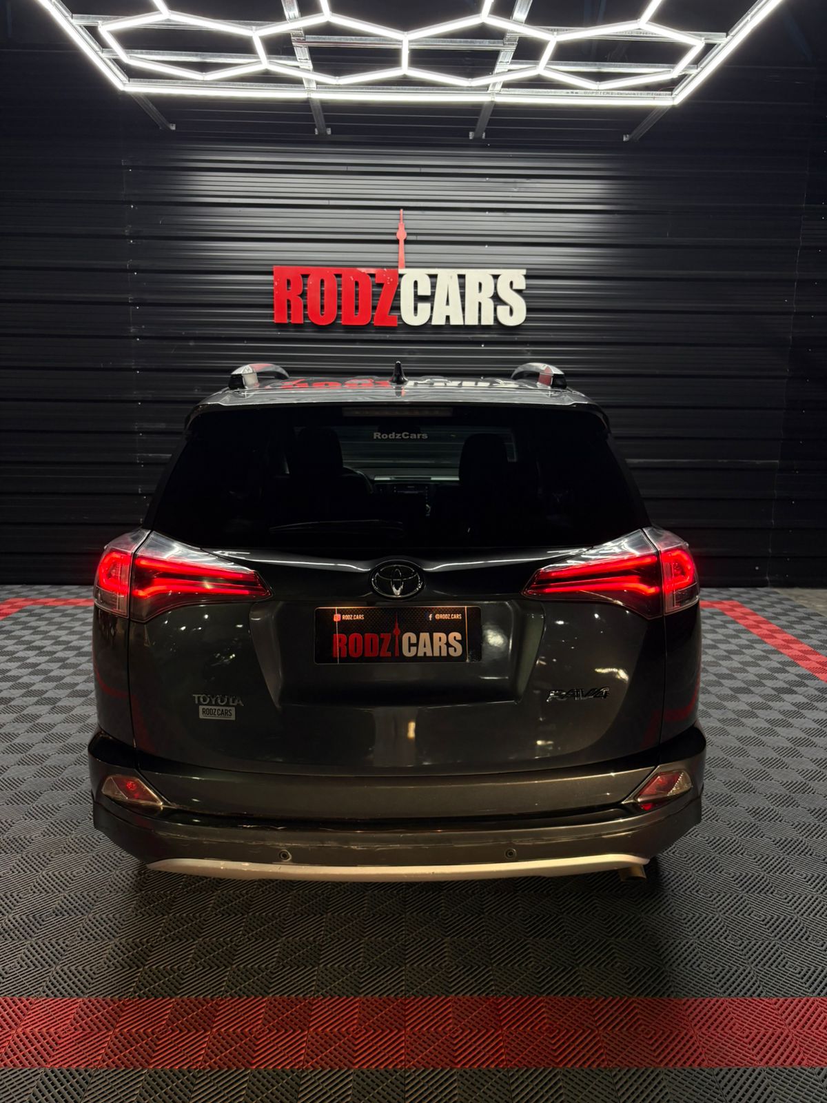 Mira esta publicación de Toyota RAV4 2017 en Motordil