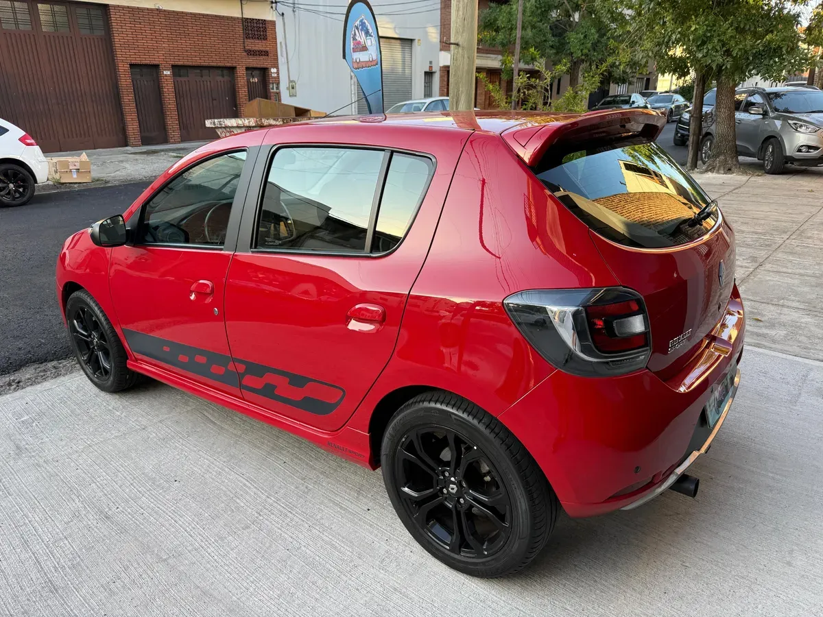 Mira esta publicación de Renault Sandero II 2019 en Motordil