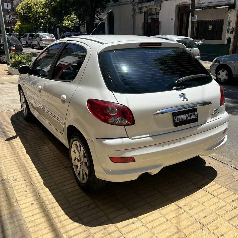 Mira esta publicación de Peugeot 207 Compact 2012 en Motordil