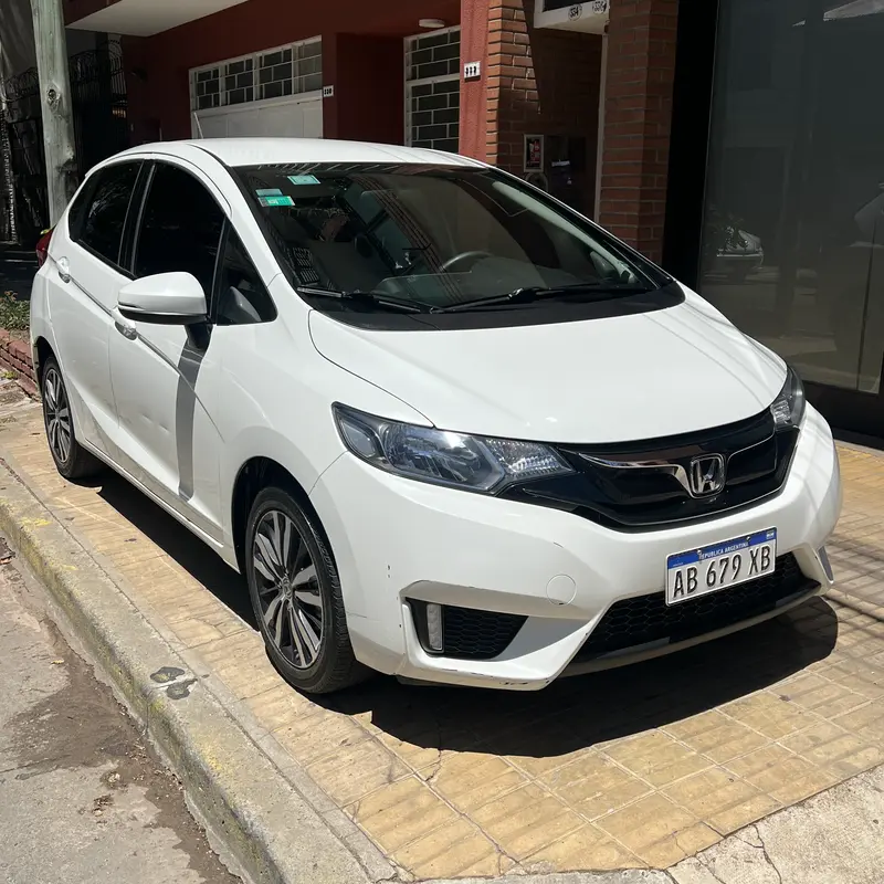 Mira esta publicación de Honda FIT 2017 en Motordil