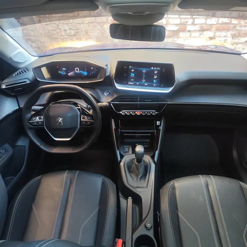 Mira esta publicación de Peugeot 208 2021 en Motordil