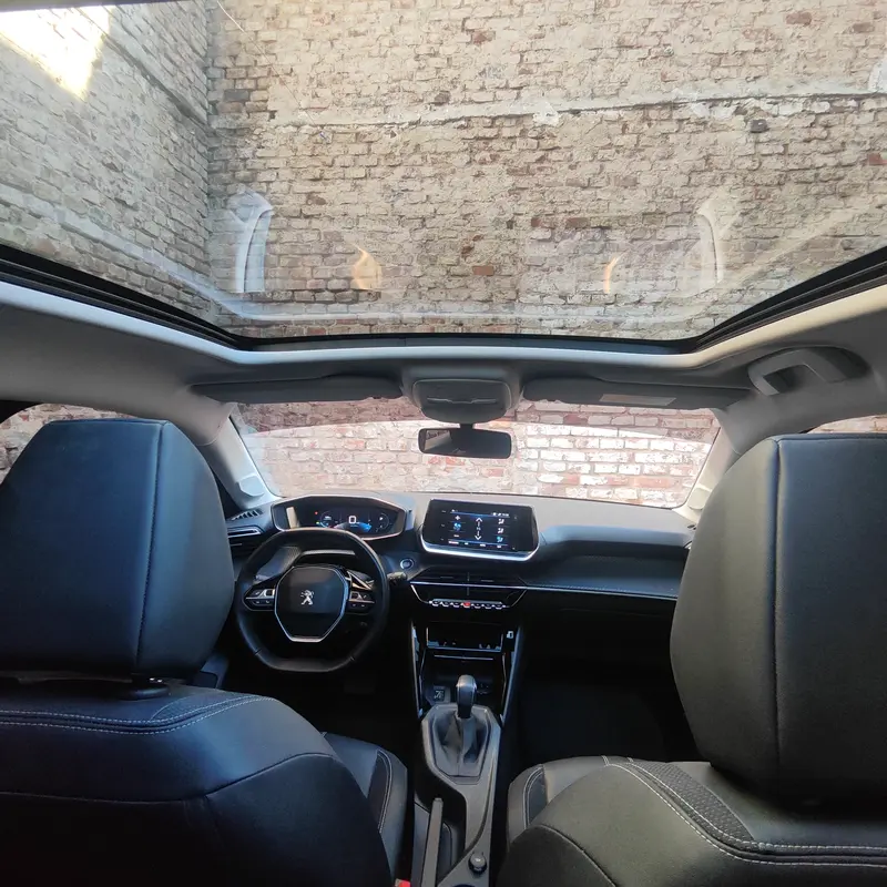 Mira esta publicación de Peugeot 208 2021 en Motordil