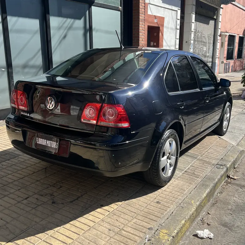 Mira esta publicación de Volkswagen Bora 2013 en Motordil