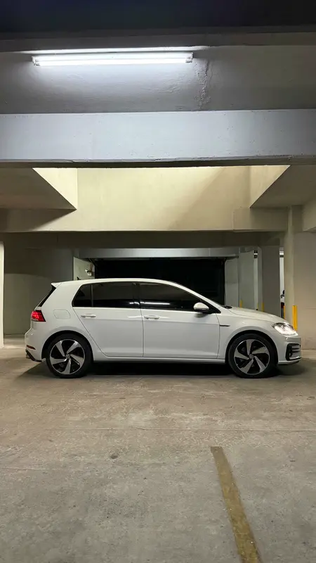 Mira esta publicación de Volkswagen Golf 2018 en Motordil