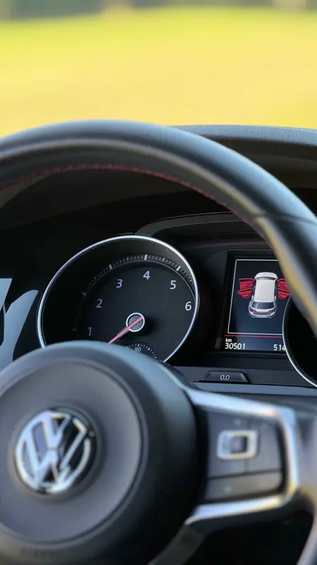 Mira esta publicación de Volkswagen Golf 2018 en Motordil