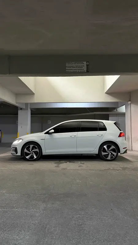 Mira esta publicación de Volkswagen Golf 2018 en Motordil