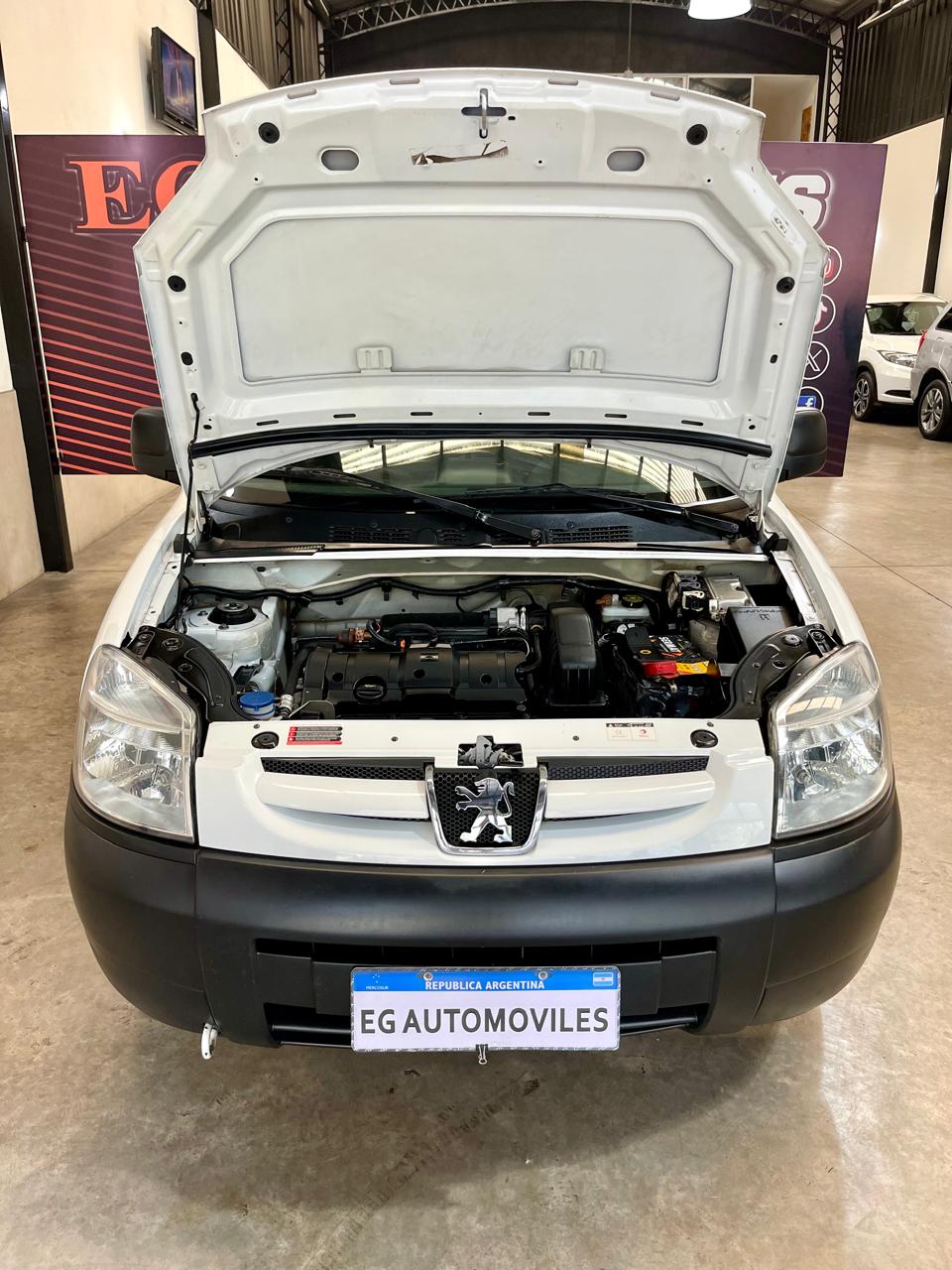 Mira esta publicación de Peugeot Partner 2021 en Motordil