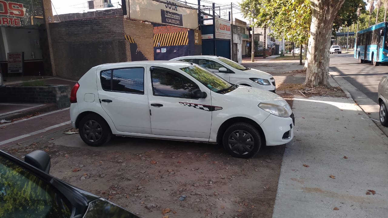 Mira esta publicación de Renault Sandero 2012 en Motordil