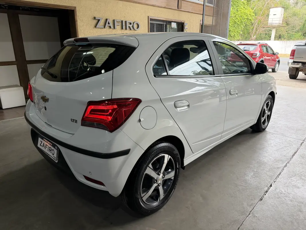Mira esta publicación de Chevrolet Onix 2018 en Motordil