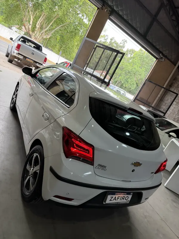 Mira esta publicación de Chevrolet Onix 2018 en Motordil