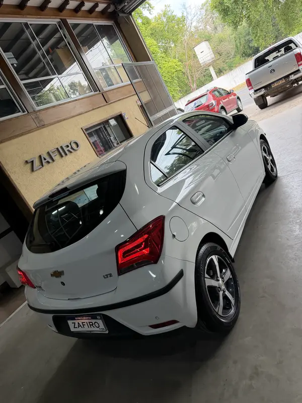 Mira esta publicación de Chevrolet Onix 2018 en Motordil